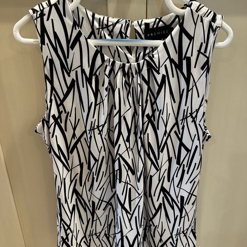 Premise Black & White Abstract Sleeveless Blouse